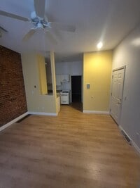 Building Photo - 160 Park St