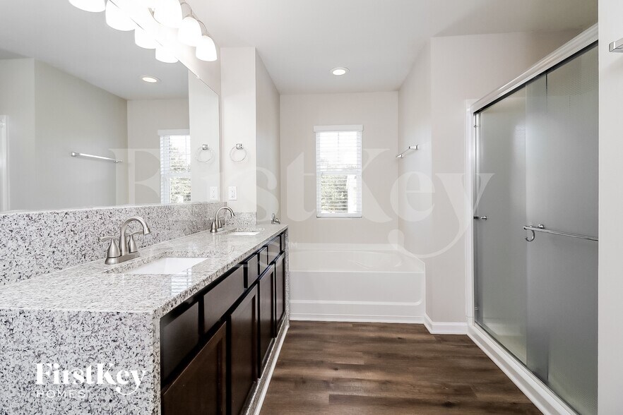 Building Photo - 108 Hollyhock Ln