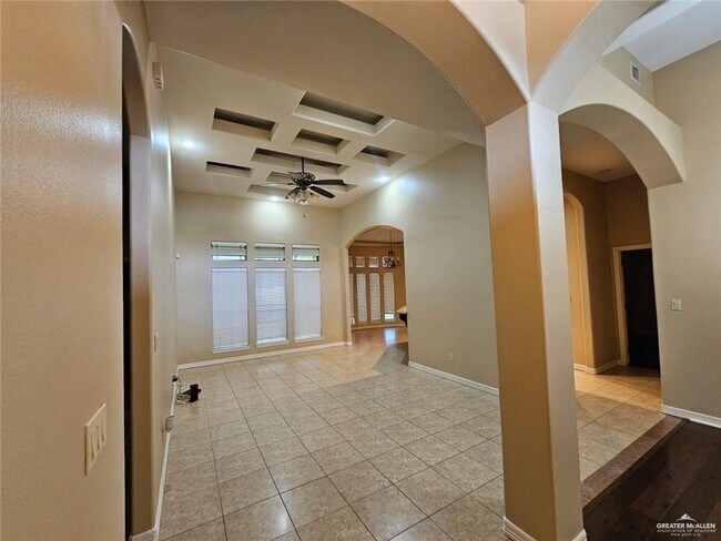 Building Photo - 20 May Ave