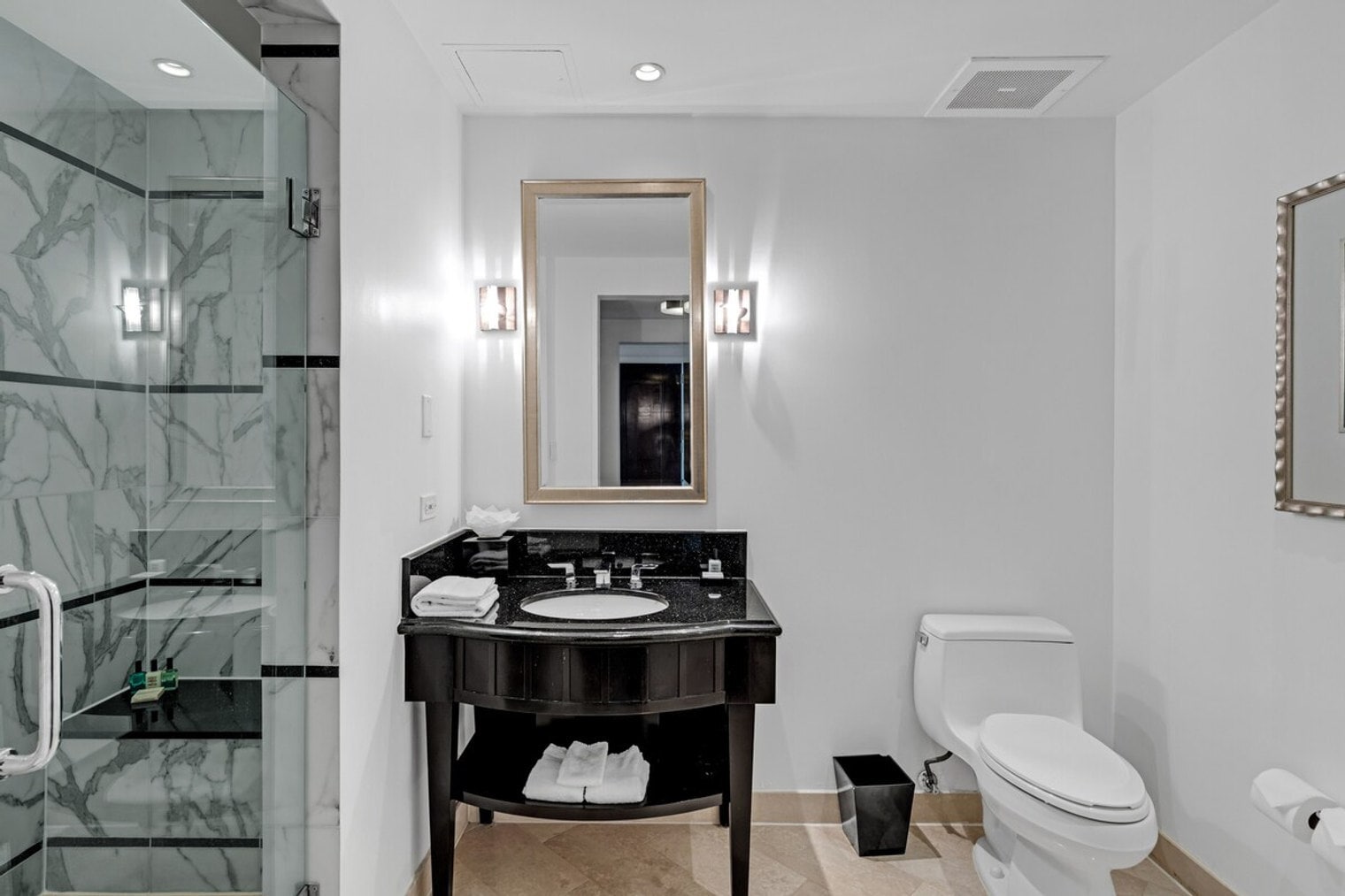 Building Photo - 4385 Collins Ave
