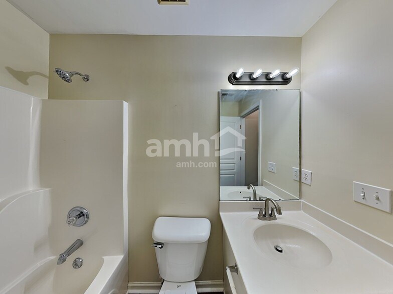 Building Photo - 11109 Aprilia Ln
