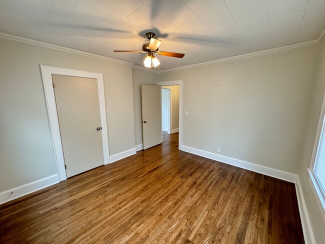 Building Photo - Charming Country Retreat – Peaceful Living...