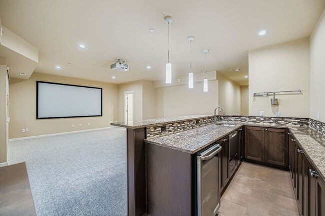 Building Photo - Stunning 3BD / 3BA Redmond Home. Spacious, Updated & Designed for Comfort!