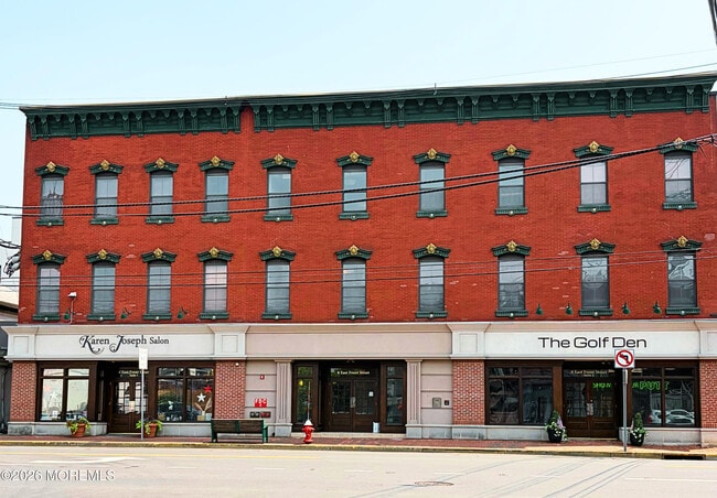 Building Photo - 8 E Front St
