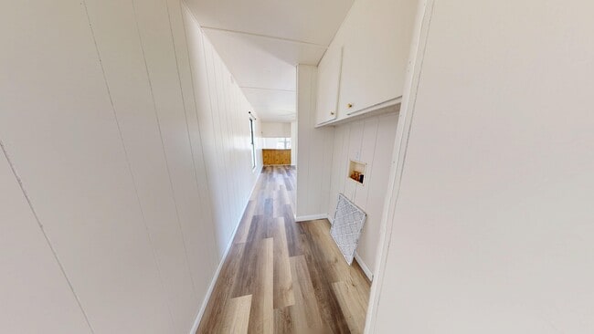 Laundry Hookups - 802 Peach St