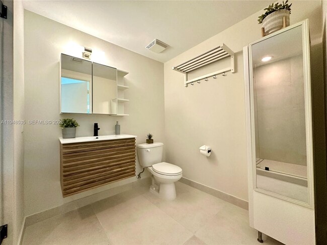 Building Photo - 350 S Miami Ave