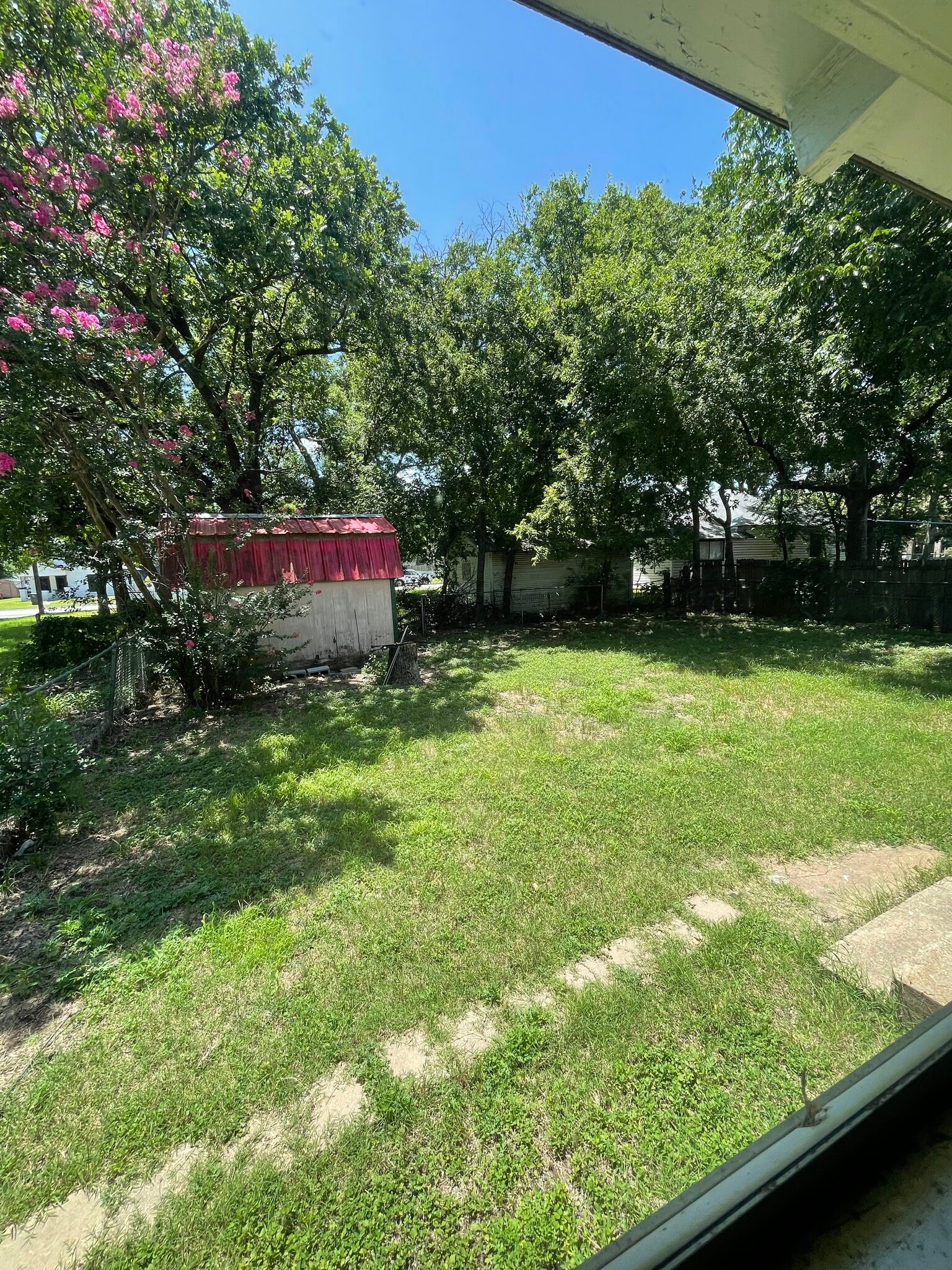 Building Photo - 704 S Anglin St