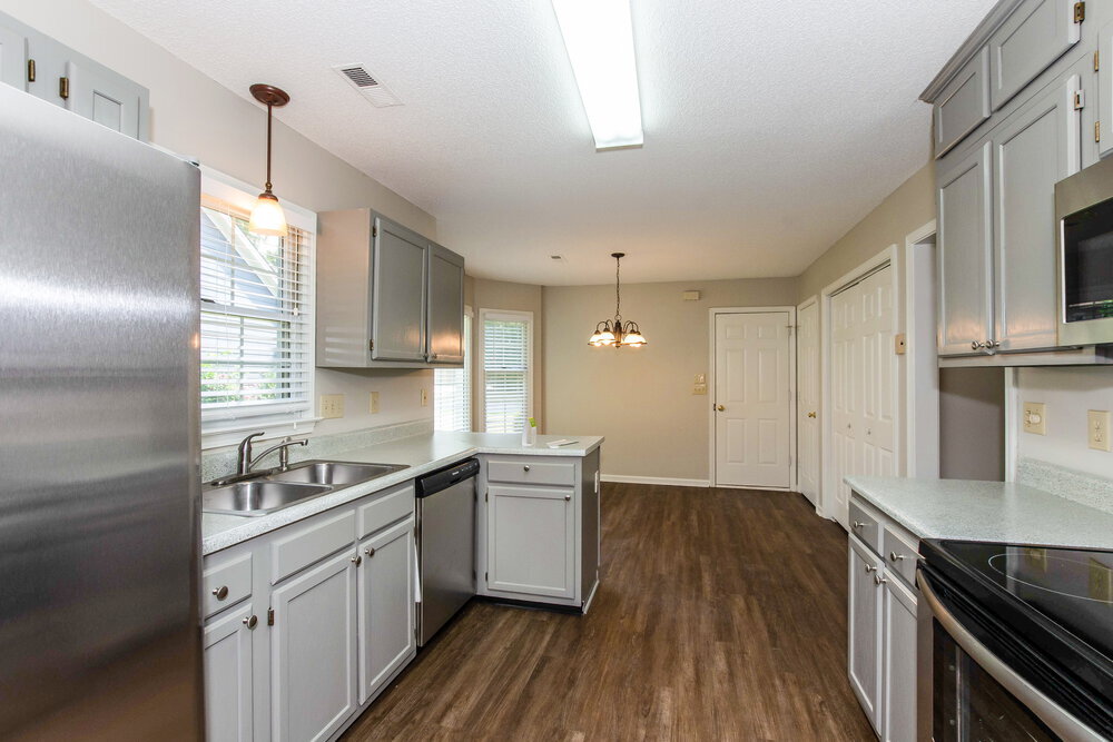 Building Photo - 10109 Fairlea Dr