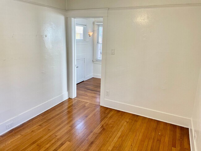 Building Photo - Classic NorthPark Craftsman