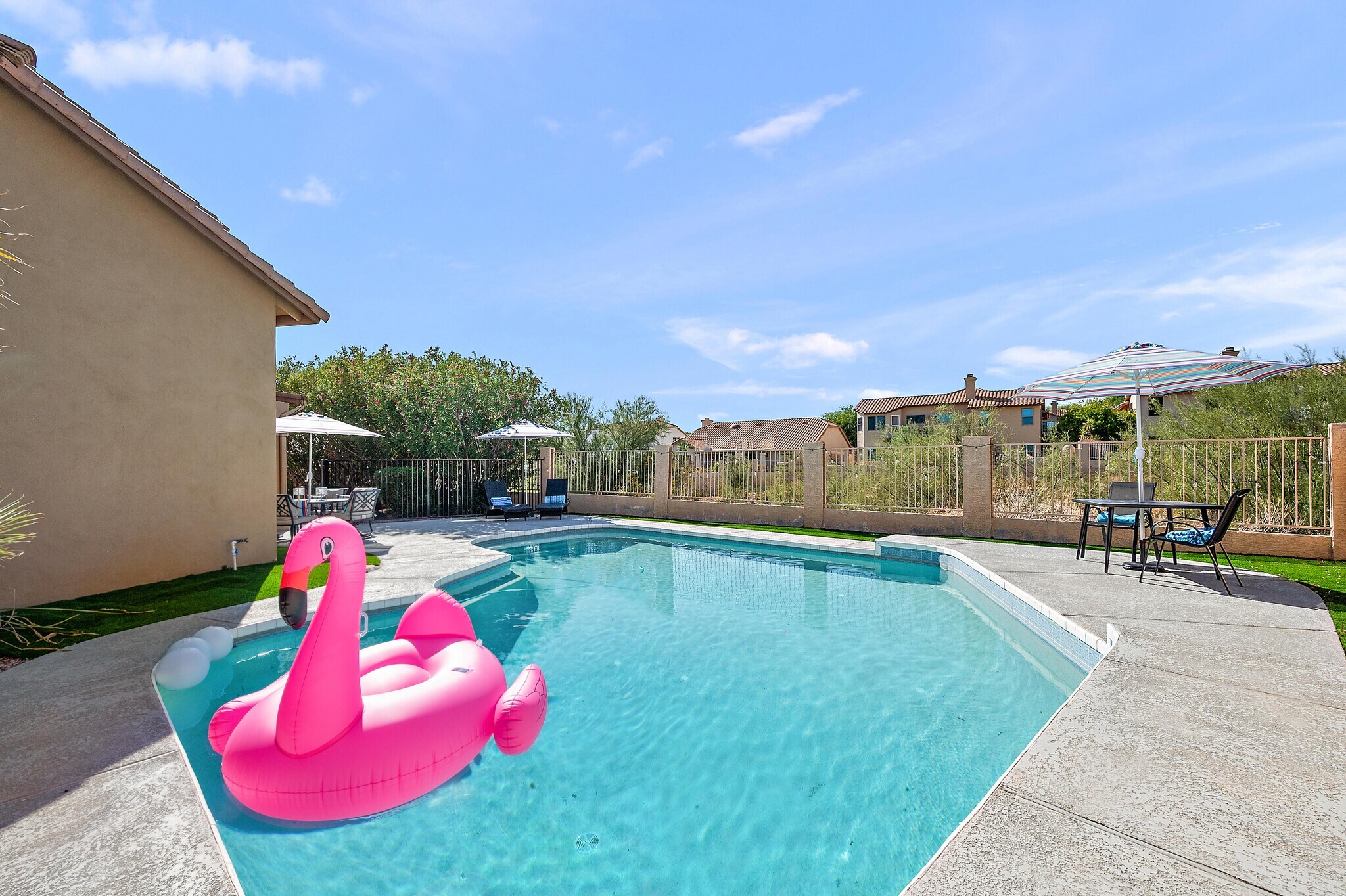 Building Photo - 13010 E Shangri La Rd