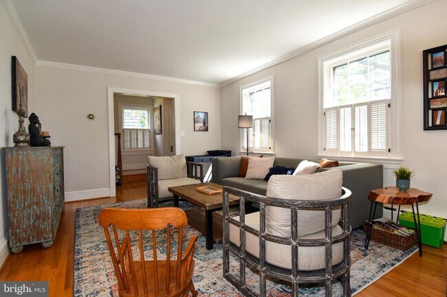 Building Photo - Discover exceptional comfort and timeless style in this beautifully updated single family residen...