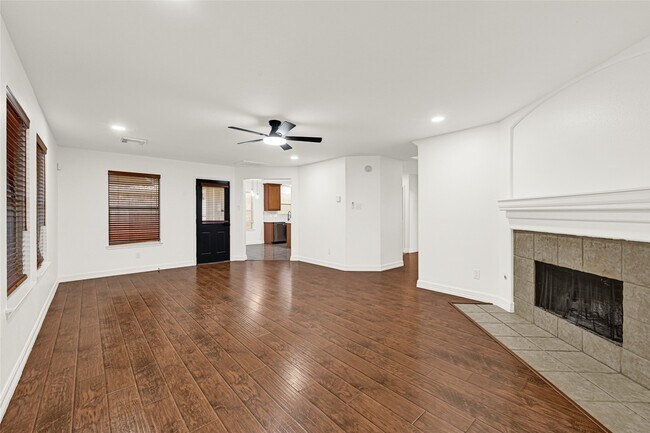 Building Photo - 15911 Breanna Ln