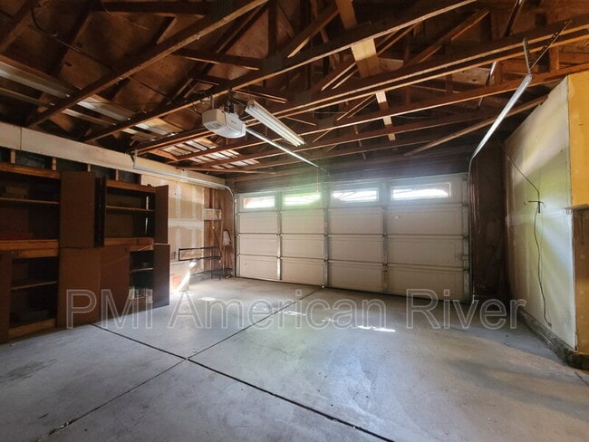 Building Photo - 284 River Run Cir
