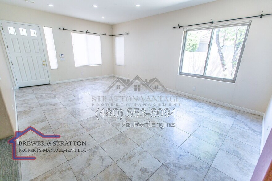 Building Photo - 1373 W Longhorn Dr