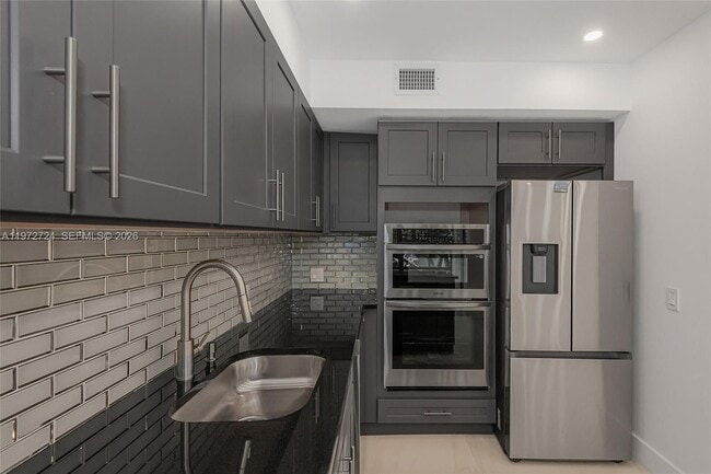 Building Photo - 17620 Atlantic Blvd