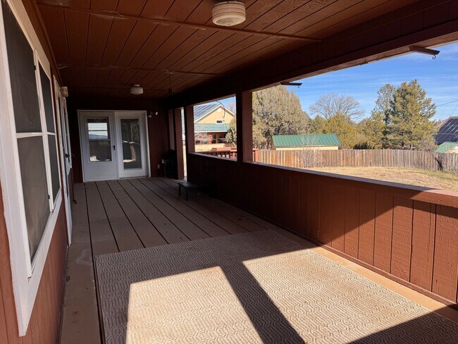 Building Photo - 3 Bedroom, 2 Bathroom Home in Cedar Crest, NM.