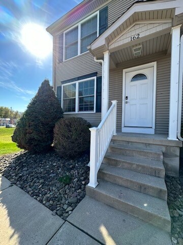 Primary Photo - 162 Cortland Dr