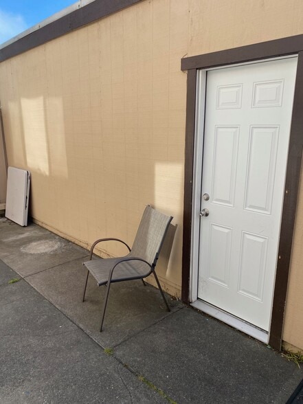 Door to garage - 3912 Haussman Ct