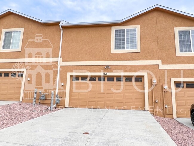 Building Photo - 7661 Silver Larch Pt