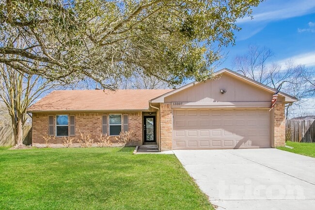 Building Photo - 13307 Venice Cir