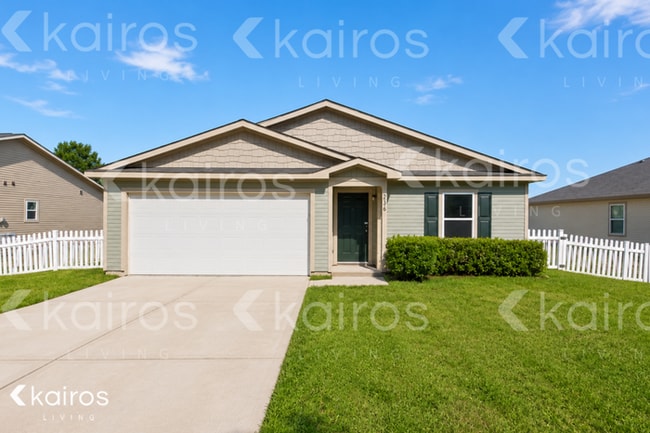 Building Photo - 236 Bluebonnet