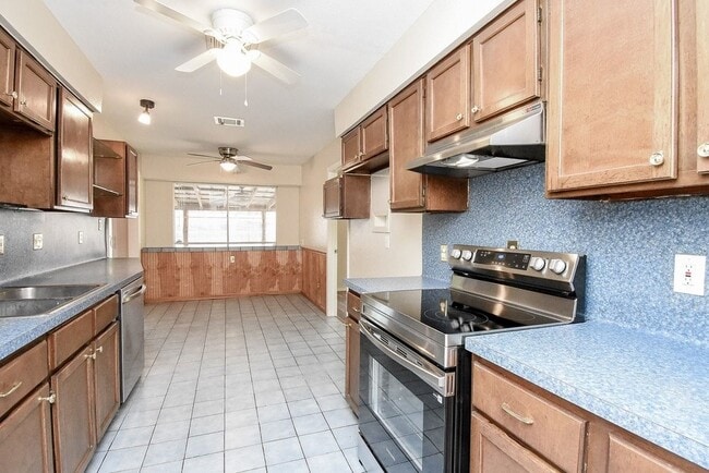 Building Photo - 22814 Coriander Dr