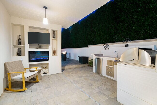 Building Photo - 74775 Del Coronado Dr