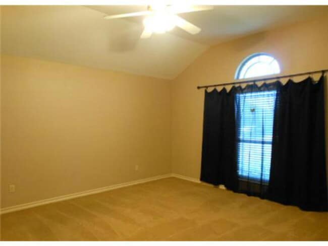 Building Photo - 2514 Windblown Dr