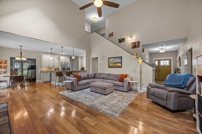 Building Photo - Spacious 3-Bedroom Home with Bonus Room & ...