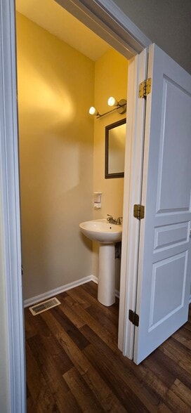 Building Photo - 2986 Peachtree Cir