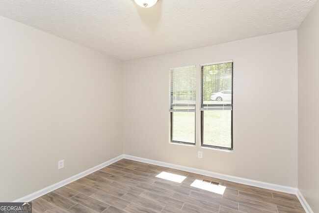 Building Photo - 3085 Flowers Dr