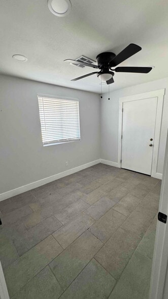 Building Photo - 3837 W Lincoln St