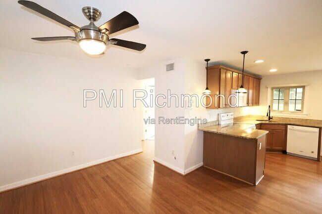 Building Photo - 513 S Harrison St