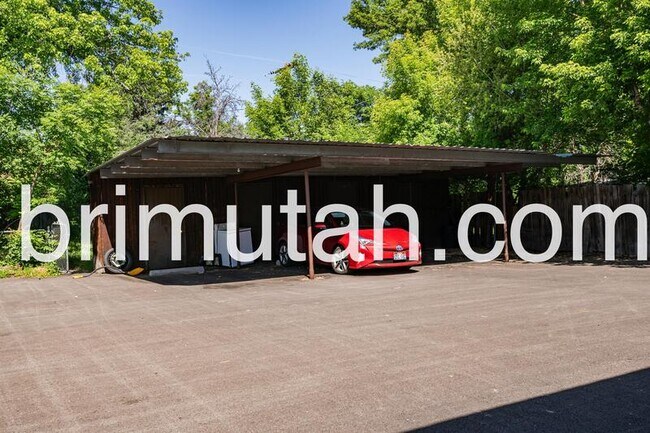 Building Photo - 2590 S 800 E