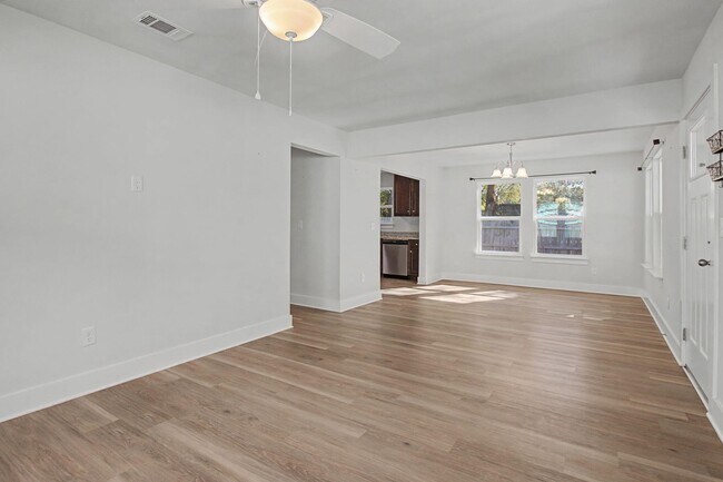 Building Photo - 5230 Richburg St