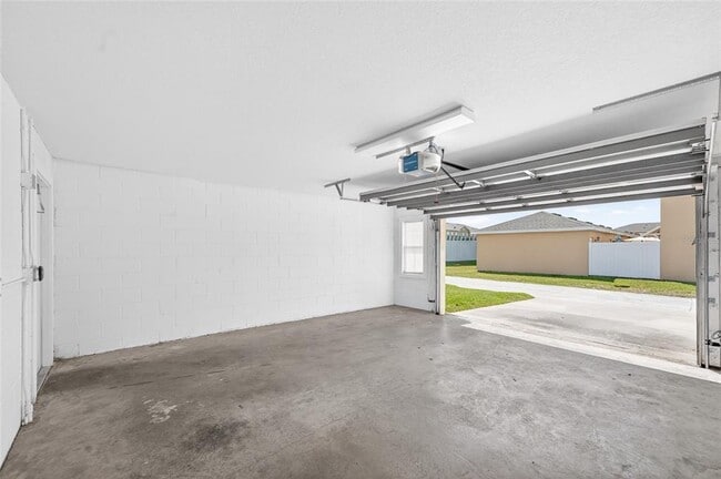 Building Photo - 216 Deepcove Rd