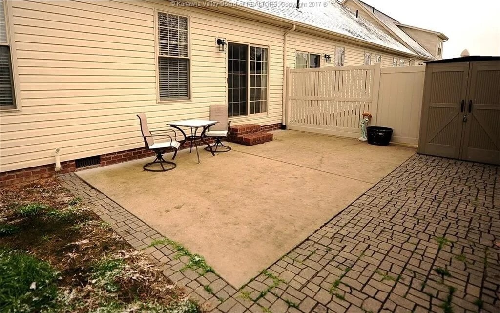 Building Photo - 49 Wills Dr