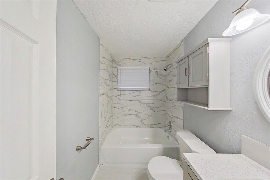 Building Photo - 4002 Prudence Dr