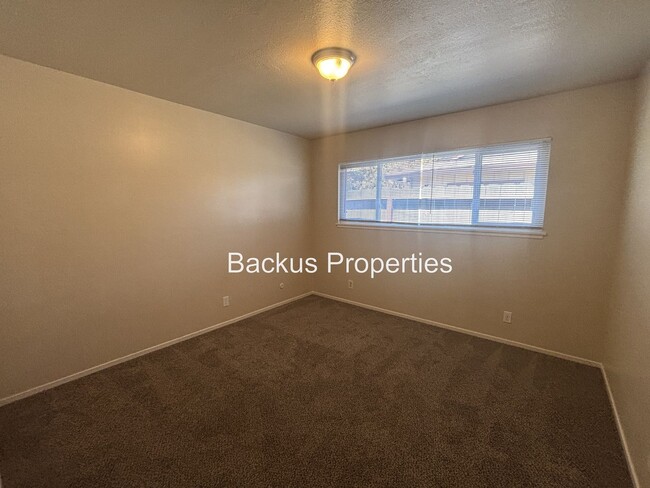 Building Photo - 476 Belmont Dr