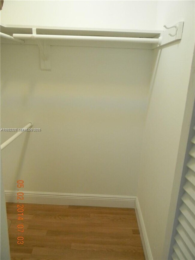 Building Photo - 16508 NE 26th Ave