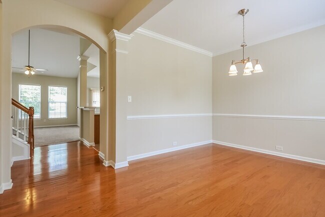 Building Photo - 802 Shefford Town Dr