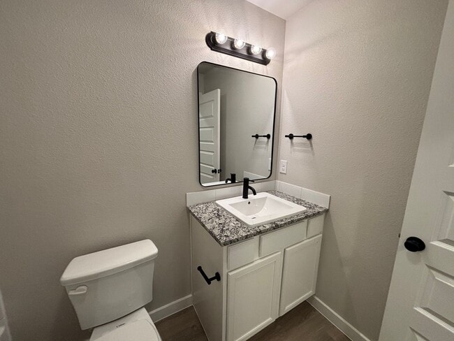 Building Photo - 4/2 Available July in Bell farms!!