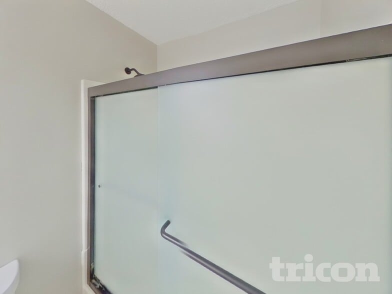 Building Photo - 1442 Laurel Ave