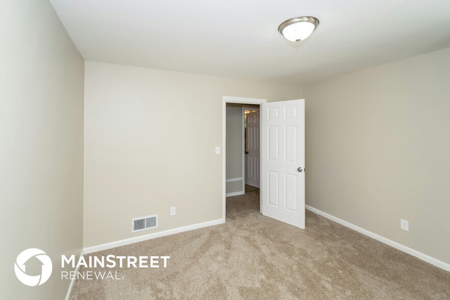 Building Photo - 2701 22nd St SW