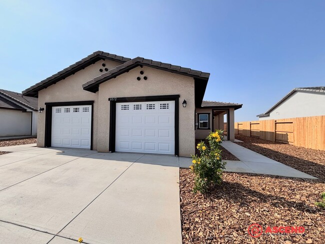 Primary Photo - 6012 Curvy Hills Dr