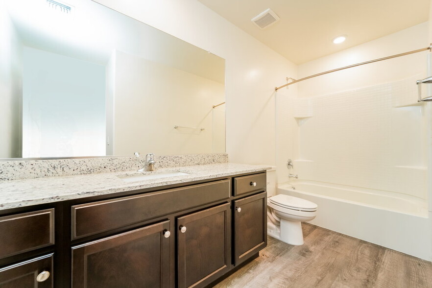 Building Photo - 12835 N Peony Dr