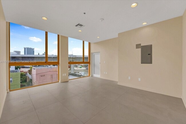 Building Photo - 123 NW 14th St