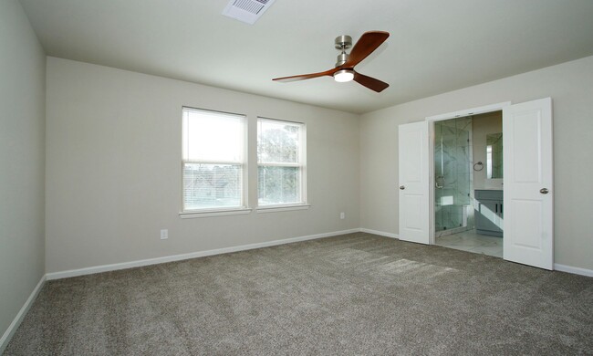 Building Photo - Near Lake Conroe 3 Bedroom 2.5 Bathroom