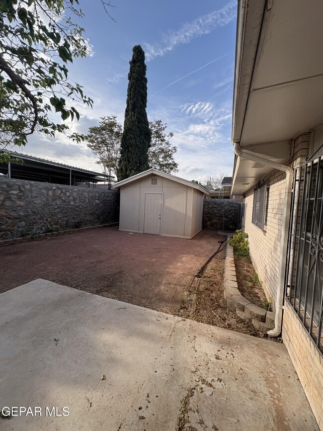 Building Photo - 1605 Bessemer Dr