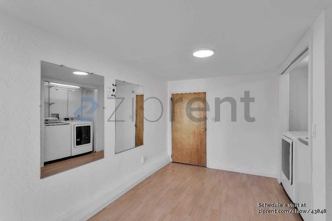 Building Photo - 1471 Hopkins St